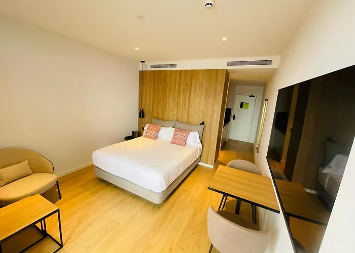 فندق Tembo Barcelona 4*